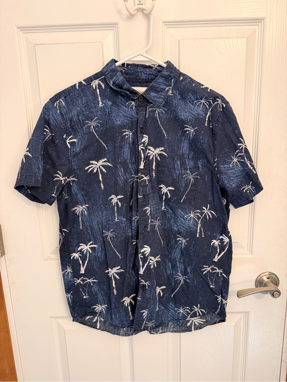 American Eagle Outfitters Navy and White Palm-Print Short Sleeve Button-Up